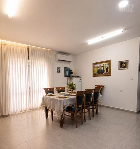 Apartment on Rav Ashi — property photograph 2