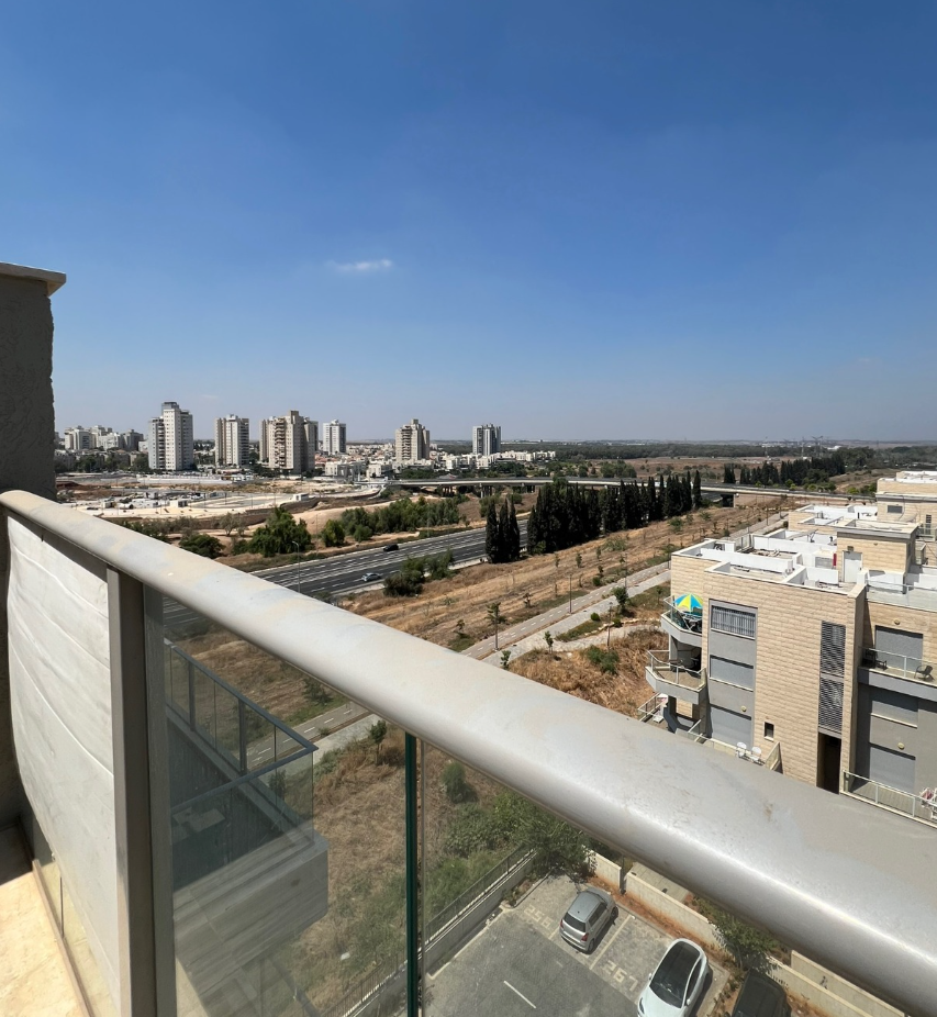 4.5 Room Apartment for Sale in Karmei Gat 4