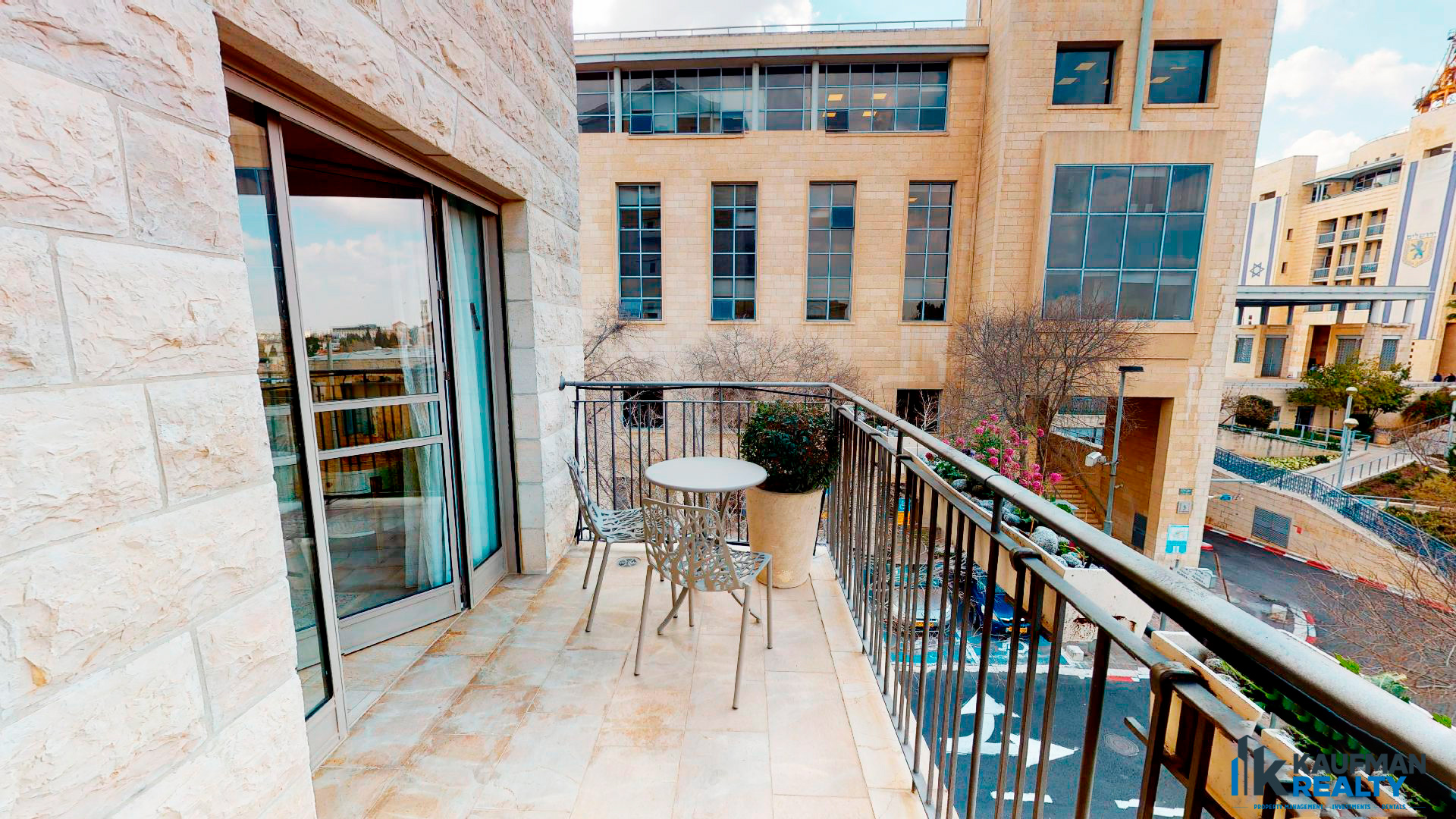 Beautiful 3 bedroom Kosher apartment! 4