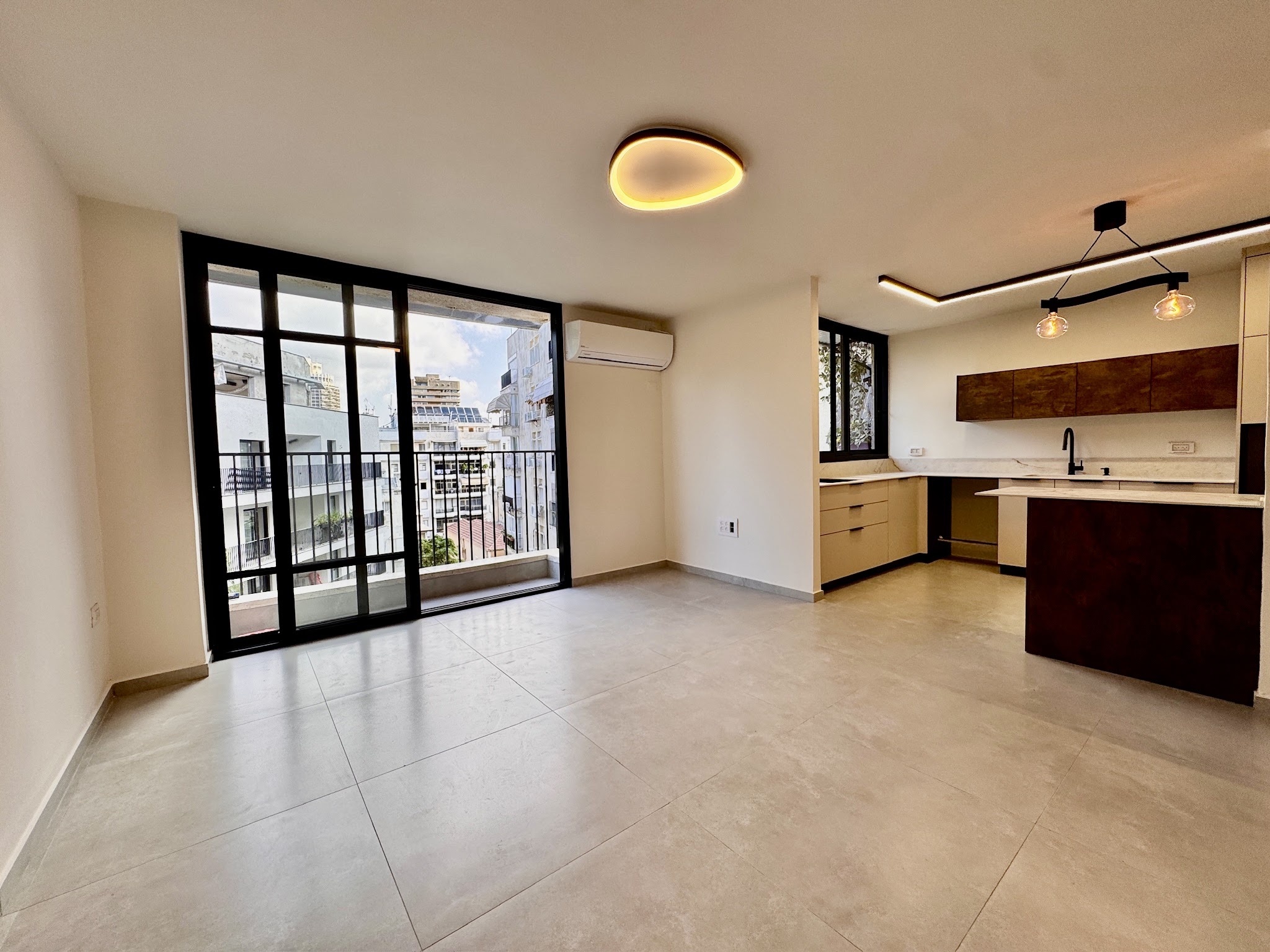 Apartments For Rent: Havoda St., City Center, Tel Aviv #262 3