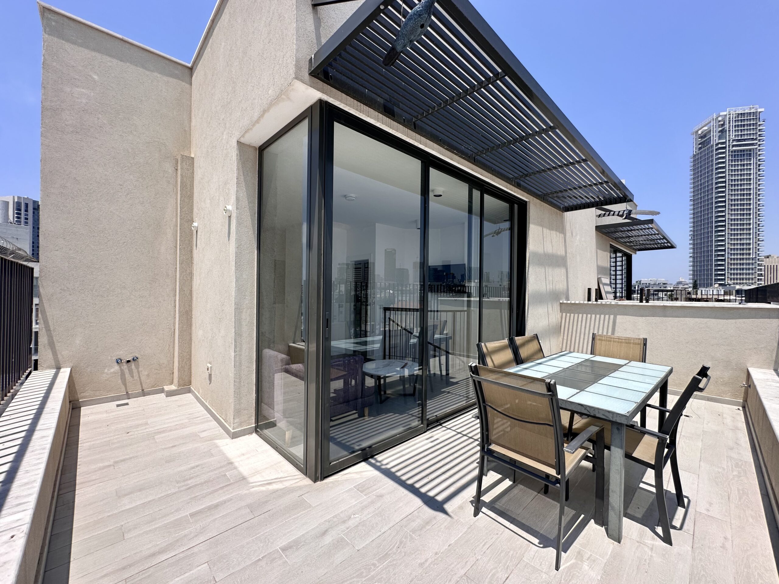 Penthouses For Rent: Nachalat Binyamin, Florentin, Tel Aviv #127 1