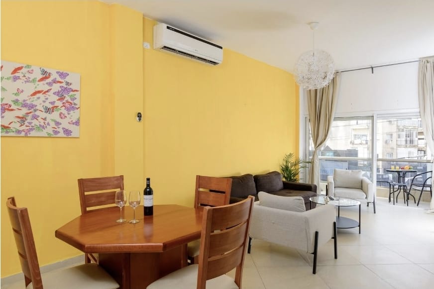 Apartment For Sale: Lev Ha’ir, Tel Aviv, Bougrashov 5