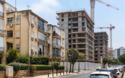 Apartment buildings in Rishon LeZion with urban renewal construction activity nearby