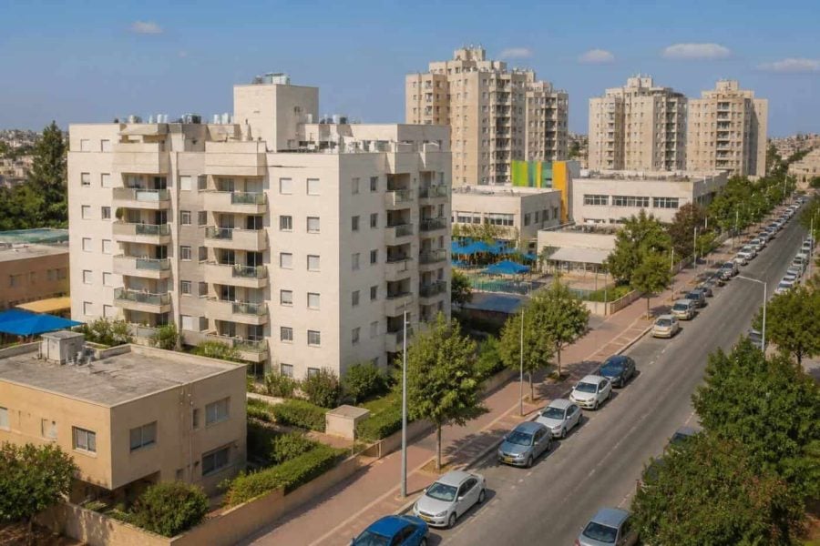 Residential apartment buildings in Netivot with surrounding streets and neighborhood infrastructure